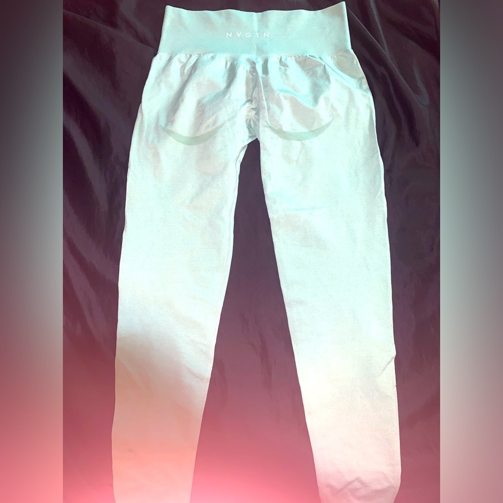 Sage green Nvgtn